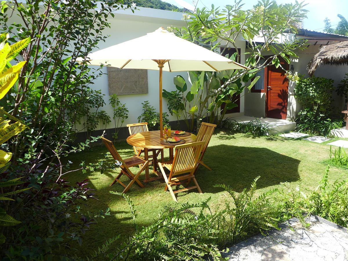 Simon'S Suite Mangsit Exterior photo